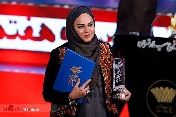 گذشت «شبی که ماه کامل شد» از مرز ۴ میلیارد تومان فروش/استقبال گسترده از فیلم جدید نرگس آبیار گذشت «شبی که ماه کامل شد» از مرز ۴ میلیارد تومان فروش/استقبال گسترده از فیلم جدید نرگس آبیار