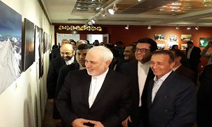 افتتاح نمایشگاه فتودیپلمات با حضور ظریف