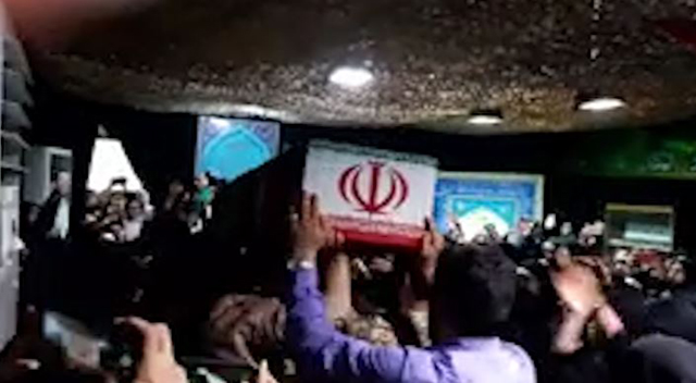 وداع باشکوه مردم با پیکر شهید مدافع حرم