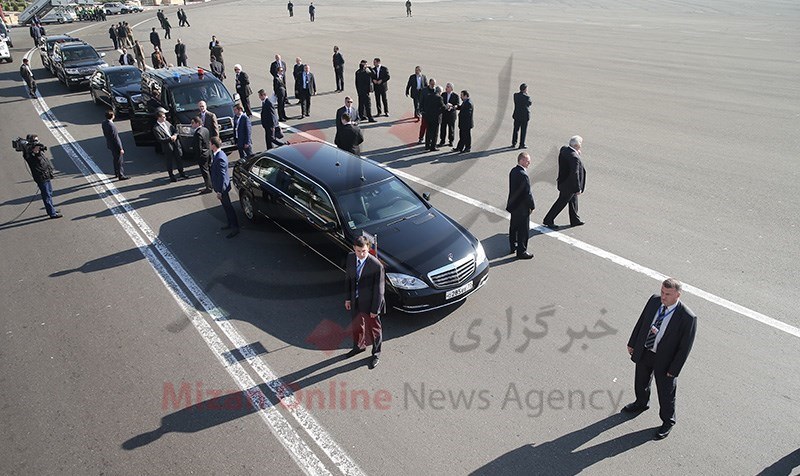 خودرو حامل پوتین در فرودگاه مهرآباد چه بود؟+عکس خودرو حامل پوتین در فرودگاه مهرآباد چه بود؟+عکس