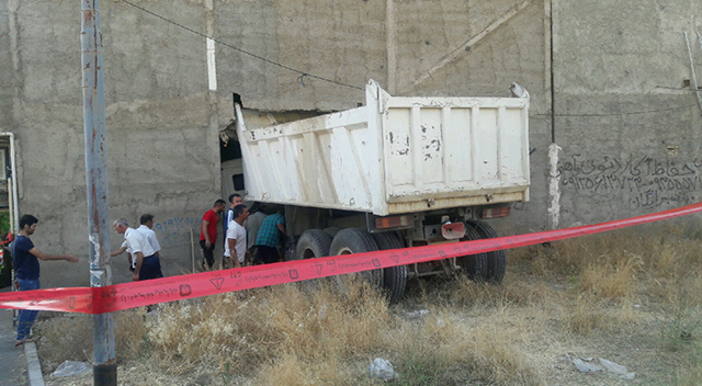 ورود مهمان ناخوانده از دیوار! ورود مهمان ناخوانده از دیوار!