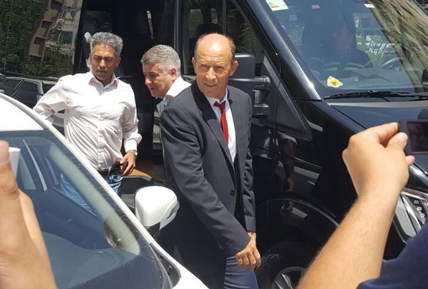 ملاقات سرمربی پرسپولیس با علی پروین/ کالدرون: یادم است پروین در جام جهانی ۱۹۷۸ بازی می‌کرد