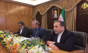 سخنگوی سازمان انرژی اتمی: آماده غنی‌سازی اورانیوم در هر سطح و با هر سرعتی هستیم/ معاون ظریف: دیگر مفهومی تحت عنوان ۱+۵ را به رسمیت نمی‌شناسیم/ شکایت می‌کنیم