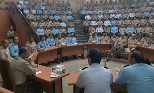 جلسه هم اندیشی دانشجویان دافوس ارتش با حضور سرلشکر موسوی برگزار شد
