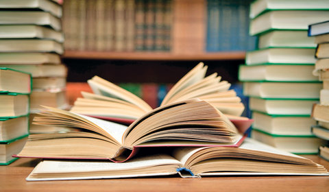 ترویج کتابخوانی باید مردمی بماند/ جشنواره‌ها لازمه کشف استعداد‌های ادبی‌اند