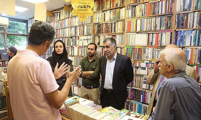 بازگرداندن کتاب به چرخه زندگی و اجتماعی جامعه رویکرد خانه کتاب است/ بانک‌های اطلاعاتی بازبینی و به روز شود
