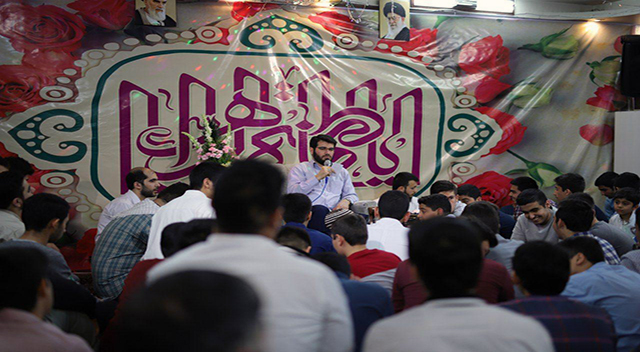 گلچین مولودی ولادت امام رضا (ع) با نوای میثم مطیعی گلچین مولودی ولادت امام رضا (ع) با نوای میثم مطیعی