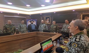 بازدید فرمانده کل ارتش از منطقه پدافند هوایی شمالغرب کشور