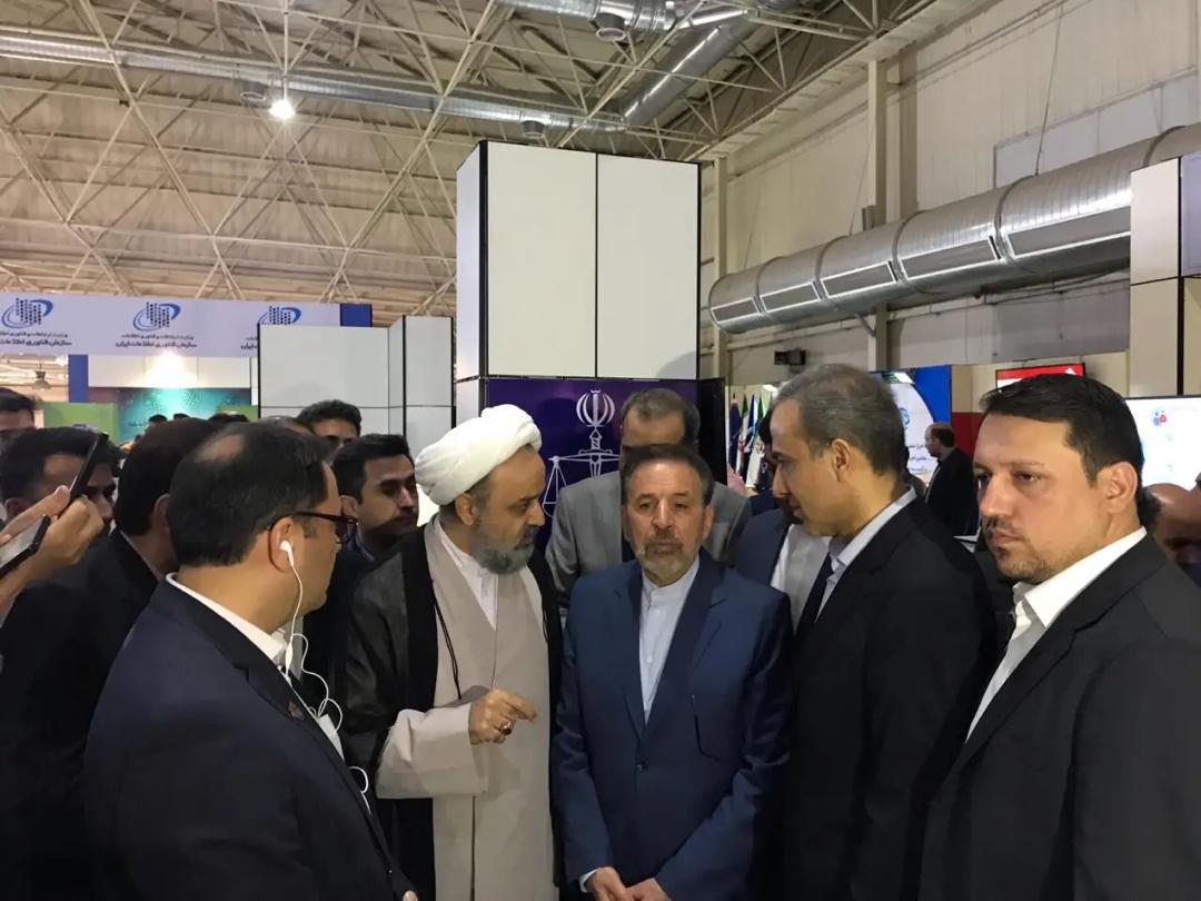 بازدید رئیس دفتر رئیس جمهور از غرفه قوه قضاییه در نمایشگاه الکامپ