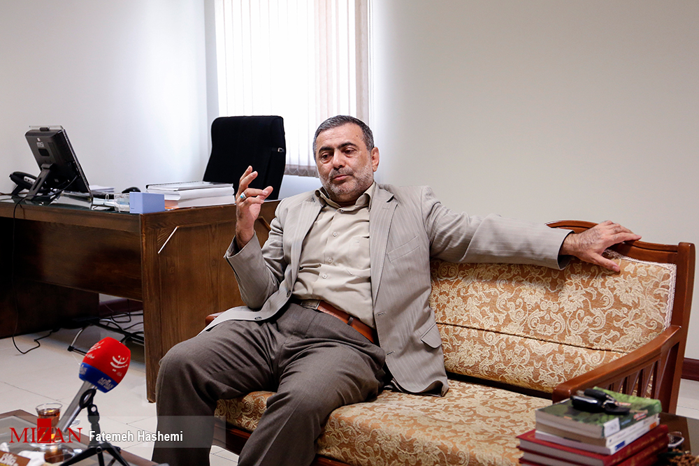 کوچکترین تعرض آمریکا به ایران، کل منطقه را به آتش خواهد کشید/ قفل شدن موشکهای ایران بر روی پایگاههای آمریکا در منطقه/ غیر از ماجرای پهپاد ، آمریکاییها چند بار دیگر تا آستانه جنگ با ایران رفتند، اما منصرف شدند/ از سکوت روشنفکران ایرانی در برابر تروریسم اقتصادی آمریکا، حیران هستم کوچکترین تعرض آمریکا به ایران، کل منطقه را به آتش خواهد کشید/ قفل شدن موشکهای ایران بر روی پایگاههای آمریکا در منطقه/ غیر از ماجرای پهپاد ، آمریکاییها چند بار دیگر تا آستانه جنگ با ایران رفتند، اما منصرف شدند/ از سکوت روشنفکران ایرانی در برابر تروریسم اقتصادی آمریکا، حیران هستم
