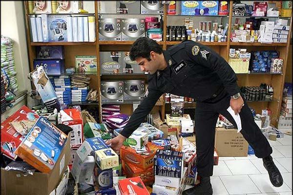کشف ۶۸ میلیارد تومان کالای قاچاق در تهران/ پوشاک و موبایل در صدر