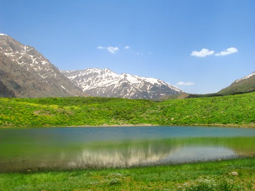 تخریب ساخت و ساز غیرمجاز و ممنوعیت اسکان در حریم رودخانه کوه گل دنا / تشکیل کمیته صیانت از دریاچه و رودخانه این منطقه گردشگری