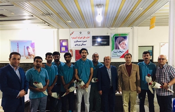 کاپیتان و خدمه کشتی 