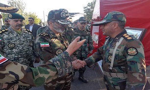 سرلشکر موسوی از گروه ۱۱ توپخانه ارتش بازدید کرد