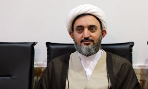 عضو خبرگان رهبری:  تقویت روحیه انقلابی ملت، لازمه غلبه بر مشکلات فعلی است