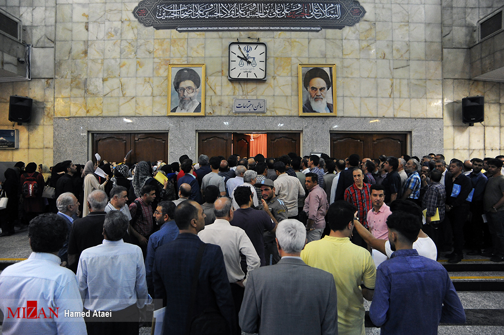 محاکمه مدیران شرکت خودرویی «پرشین پارس» محاکمه مدیران شرکت خودرویی «پرشین پارس»