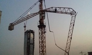 صدومیت کارگر ساختمان به دلیل شکستگی تاورکرین