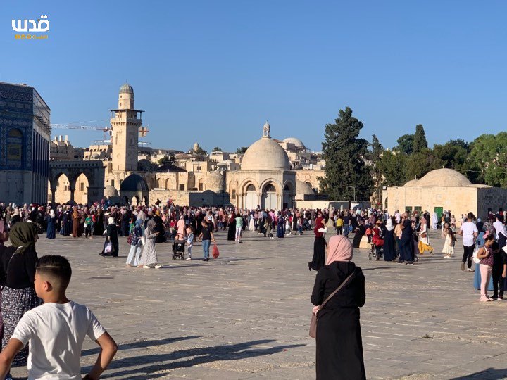 حضور دهها هزار فلسطینی در نماز عید قربان/ نظامیان رژیم با نمازگزاران درگیر شدند حضور دهها هزار فلسطینی در نماز عید قربان/ نظامیان رژیم با نمازگزاران درگیر شدند