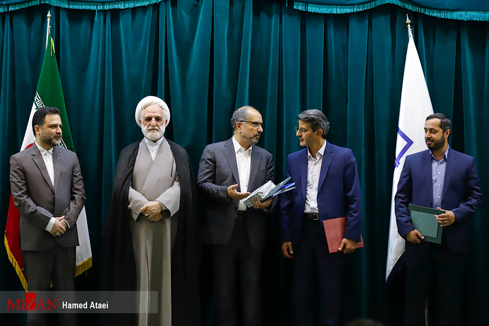 معاون اول قوه قضاییه: در گام دوم انقلاب باید از همه اندوختههای گذشته برای یک حرکت جهشی استفاده کنیم/ رئیس دانشگاه علوم قضایی: تلاش برای راه اندازی و فعال شدن دانشکده پیشگیری/ رئیس پژوهشگاه قوه قضاییه: پژوهشگاه باید مرکز تصمیم سازی برای قوه قضاییه باشد معاون اول قوه قضاییه: در گام دوم انقلاب باید از همه اندوختههای گذشته برای یک حرکت جهشی استفاده کنیم/ رئیس دانشگاه علوم قضایی: تلاش برای راه اندازی و فعال شدن دانشکده پیشگیری/ رئیس پژوهشگاه قوه قضاییه: پژوهشگاه باید مرکز تصمیم سازی برای قوه قضاییه باشد