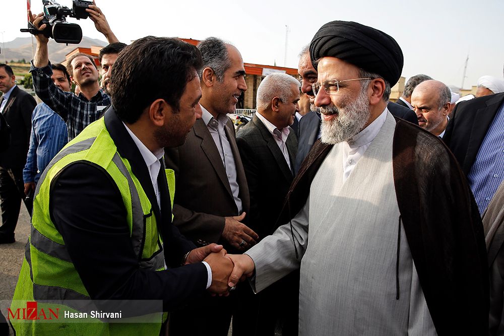 آیت الله رئیسی: گزارش ۱۰ هیئت اعزامی به شهرستانها در نشست قضایی استان کردستان ارائه میشود/ پیگیری برای گام برداشتن بخشهاى اقتصادى در زمینه ایجاد اشتغال، رونق تولید و رفع موانع تولید آیت الله رئیسی: گزارش ۱۰ هیئت اعزامی به شهرستانها در نشست قضایی استان کردستان ارائه میشود/ پیگیری برای گام برداشتن بخشهاى اقتصادى در زمینه ایجاد اشتغال، رونق تولید و رفع موانع تولید