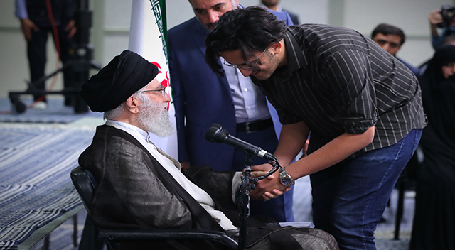 پاسخ رهبر انقلاب به مساله ناامیدی در دیدار اخیر مدالآوران پاسخ رهبر انقلاب به مساله ناامیدی در دیدار اخیر مدالآوران