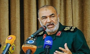 هدف دشمنان ما فلج کردن اقتصاد کشور است/ هر جا نمادی از فقر و محرومیت باشد حضور داریم