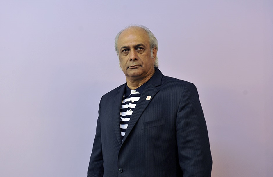 بهمن دان سینما از نظر من یک ارتش خاموش است/فیلمنامههای سطح پایین کمدی به راحتی مجوز میگیرند//////////////////یکشنبه