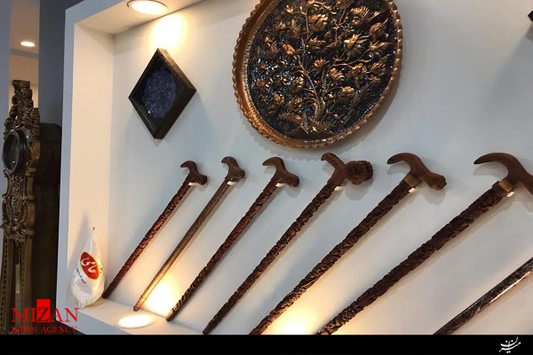 نمایش هزار نوع از آثار صنایع دستى مددجویان استان اصفهان / اشتغال ٢٥٠٠ مددجو در ٥٠ واحد تولیدى / کتابت قرآن روى صفحات چوبى توسط مددجویان نمایش هزار نوع از آثار صنایع دستى مددجویان استان اصفهان / اشتغال ٢٥٠٠ مددجو در ٥٠ واحد تولیدى / کتابت قرآن روى صفحات چوبى توسط مددجویان