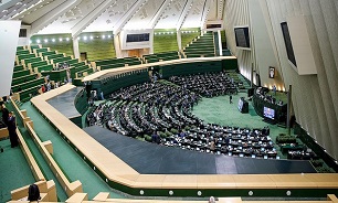 جلسه نوبت عصر مجلس با ۹۸ کرسی خالی آغاز شد