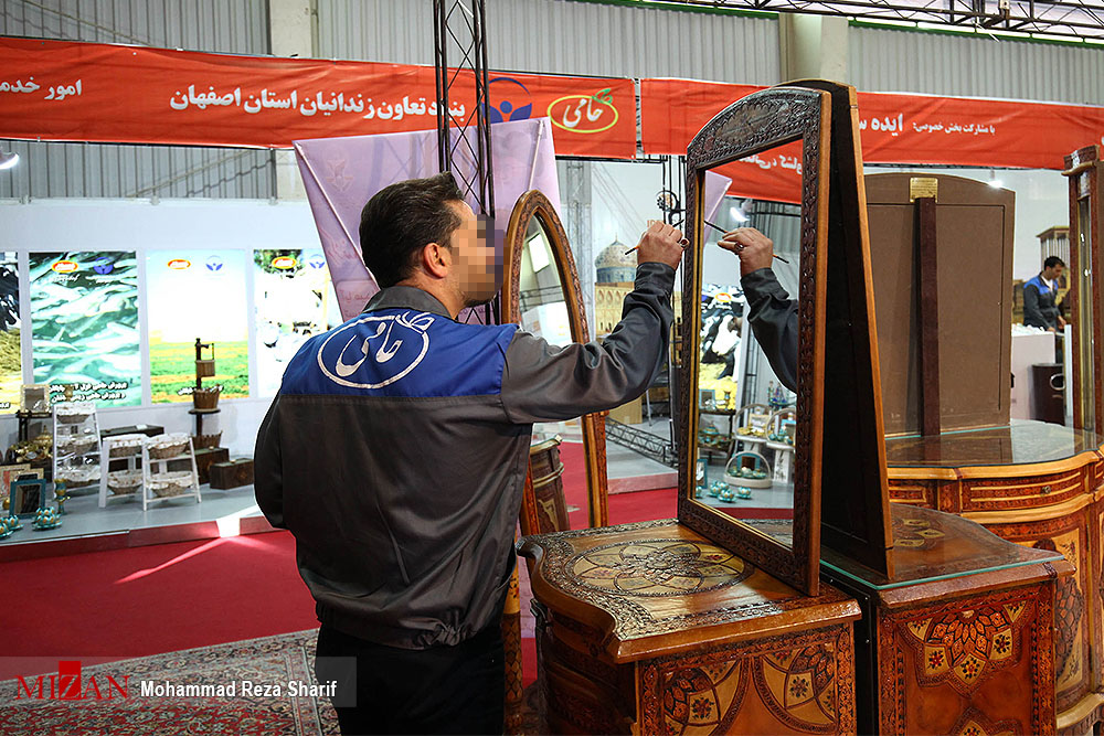 از ساخت ایستگاه اتوبوس در کارگاه فلزکاری تا پرورش ماهی قزل در گلپایگان / اشتغال بالغ بر ۲۵۰۰ نفر از مددجویان بیش از ۵۰ کارگاه کوچک و بزرگ صنعتی، تولیدی و خدماتی / فعالیت ۱۲۰ نفر از مددجویان در کارگاه فیروزه کوبی از ساخت ایستگاه اتوبوس در کارگاه فلزکاری تا پرورش ماهی قزل در گلپایگان / اشتغال بالغ بر ۲۵۰۰ نفر از مددجویان بیش از ۵۰ کارگاه کوچک و بزرگ صنعتی، تولیدی و خدماتی / فعالیت ۱۲۰ نفر از مددجویان در کارگاه فیروزه کوبی