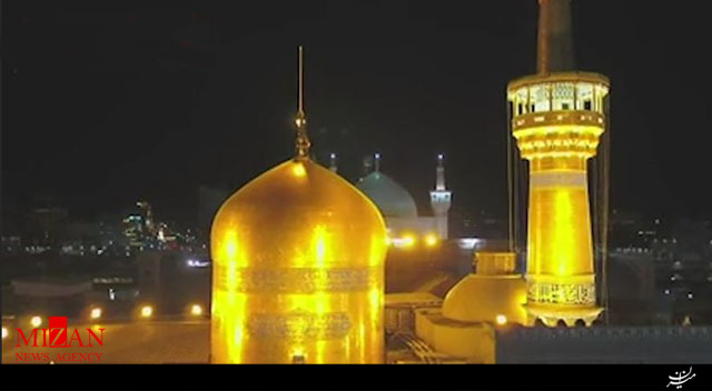 مراسم تعویض پرچم گنبد حرم مطهر حضرت امام رضا (ع) بمناسبت فرارسیدن ایام محرم مراسم تعویض پرچم گنبد حرم مطهر حضرت امام رضا (ع) بمناسبت فرارسیدن ایام محرم