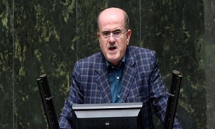 دولت در بازار عرضه و تقاضای ارز کمتر مداخله کند