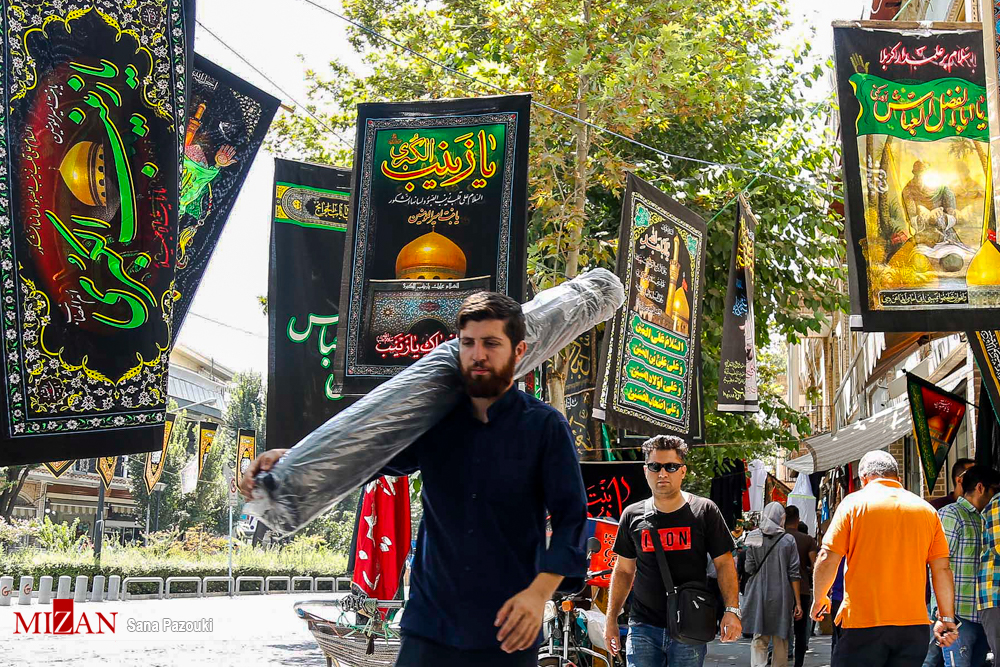 بازار پررونق سیاهه فروشی در محرم/ بساط پرچمهای عزاداری چینی برچیده شد بازار پررونق سیاهه فروشی در محرم/ بساط پرچمهای عزاداری چینی برچیده شد