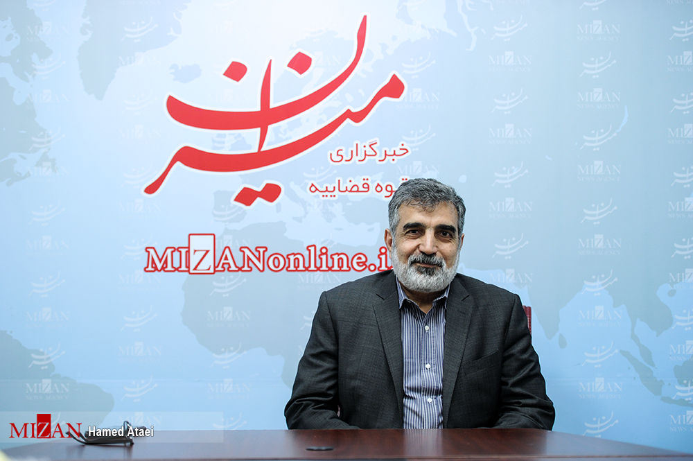 تکذیب مذاکره پنهانی سازمان انرژی اتمی با آمریکا و تعهد فرابرجامی درباره سوخت ۲۰ درصد/۲۶۰ دستاورد هسته‌ای طی ۵ سال گذشته/  سیکلوترون جدید در آستانه راه‌اندازی است/ ماجرای خروج ۱۰ تن اروانیوم و ۱۰۰ تن آب سنگین از کشور