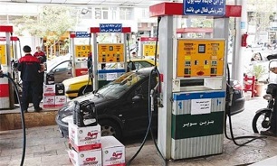 تخلف در جایگاه‌های سوخت ادامه دارد/ اضافه پرداخت ۲۰۰ تومانی به ازای هر لیتر بنزین