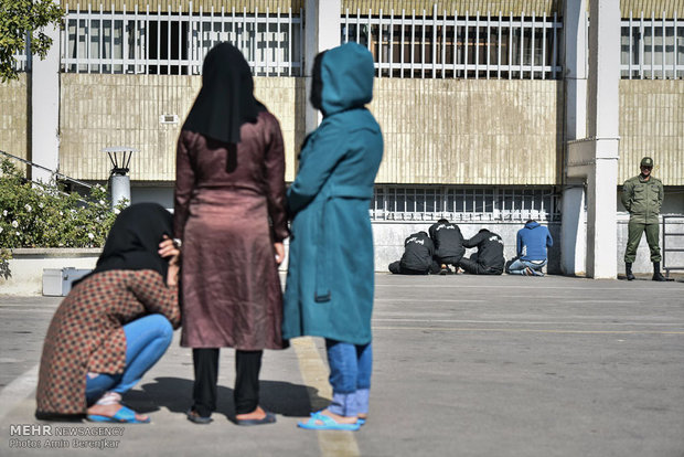 سه زن در میان باند حرفه ای سرقت لوازم خودرو +تصاویر سه زن در میان باند حرفه ای سرقت لوازم خودرو +تصاویر