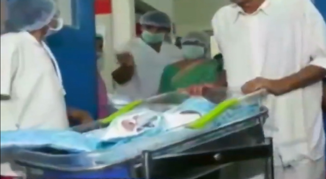مادر ۷۴ ساله دوقلو به دنیا آورد مادر ۷۴ ساله دوقلو به دنیا آورد