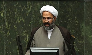 قیمت لوازم التحریر هزینه‌های زیادی را بر گردن خانواده‌ها تحمیل کرده است/ دولت هیچ برنامه‌ای در این زمینه ندارد