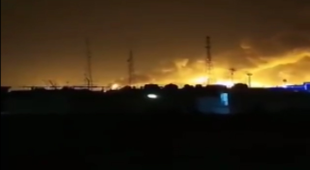 فیلمی از آتش سوزی مهیب در تاسیسات نفتی آرامکو عربستان