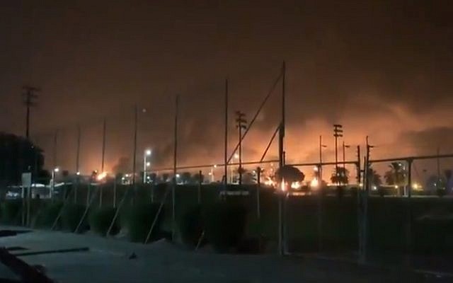 هدف قرار گرفتن قلب اقتصادی، سیاسی و امنیتی عربستان؛ پهپادهای بومی نیروهای یمنی چالش اصلی امنیت بزرگترین تولیکننده نفت جهان هدف قرار گرفتن قلب اقتصادی، سیاسی و امنیتی عربستان؛ پهپادهای بومی نیروهای یمنی چالش اصلی امنیت بزرگترین تولیکننده نفت جهان