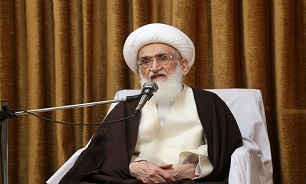 آیت‌الله نوری همدانی: هر کس تن به مذاکره با آمریکا بدهد یا خائن است یا ظالم یا جاهل