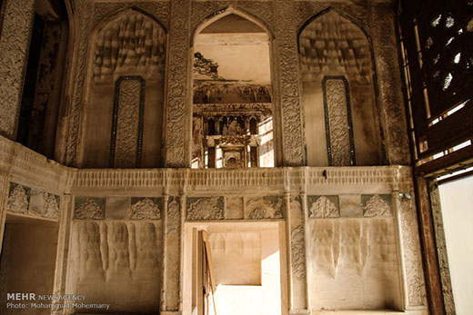 عمارت نصیرالدوله در بن بست/ خانه همسایه مدرس دیگر یک خرابه است + عکس عمارت نصیرالدوله در بن بست/ خانه همسایه مدرس دیگر یک خرابه است + عکس