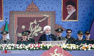 روحانی: مرد دفاعیم نه اهل تسلیم/ اجازه نخواهیم داد کسی به مرزهای ما تجاوز کند