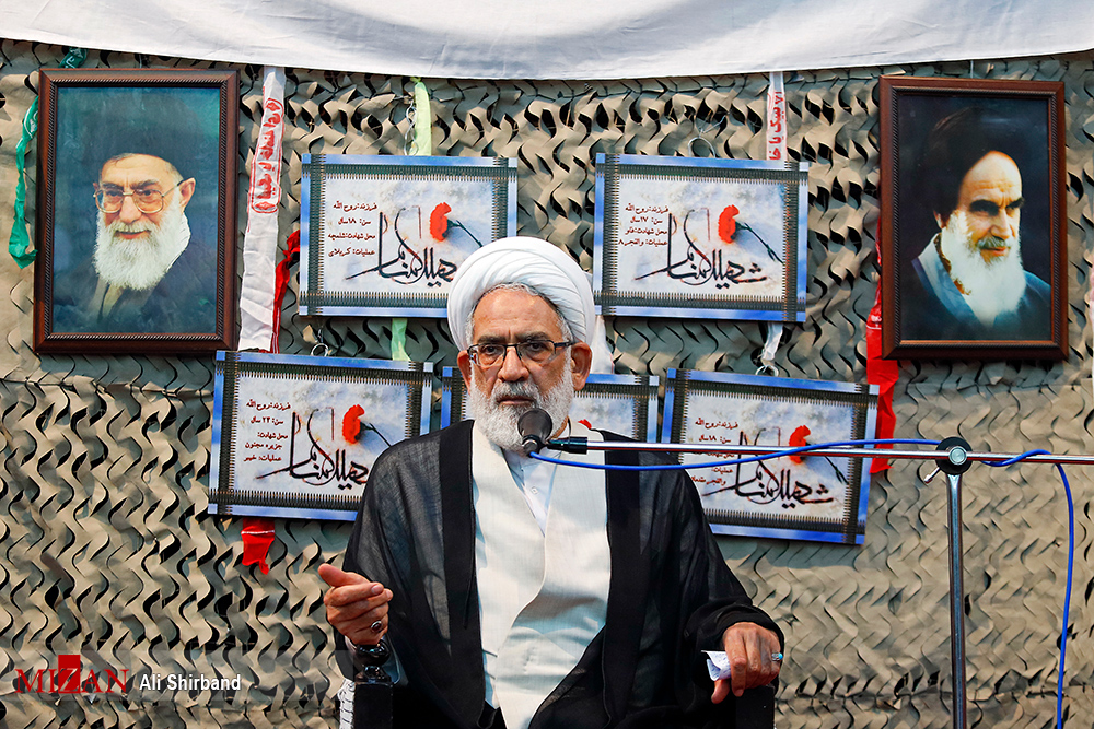 تا زمانی که نهضت امام حسین (ع) و اربعین وجود دارد، از توطئههای دشمن هراسی نداریم تا زمانی که نهضت امام حسین (ع) و اربعین وجود دارد، از توطئههای دشمن هراسی نداریم