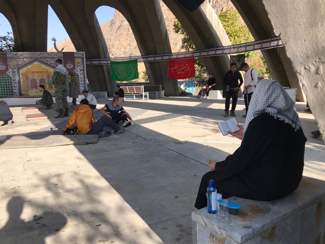 حضور رئیس قوه قضاییه در مقبرةالشهداء کلکچال و گفت‌وگو با زائران قبور شهدا