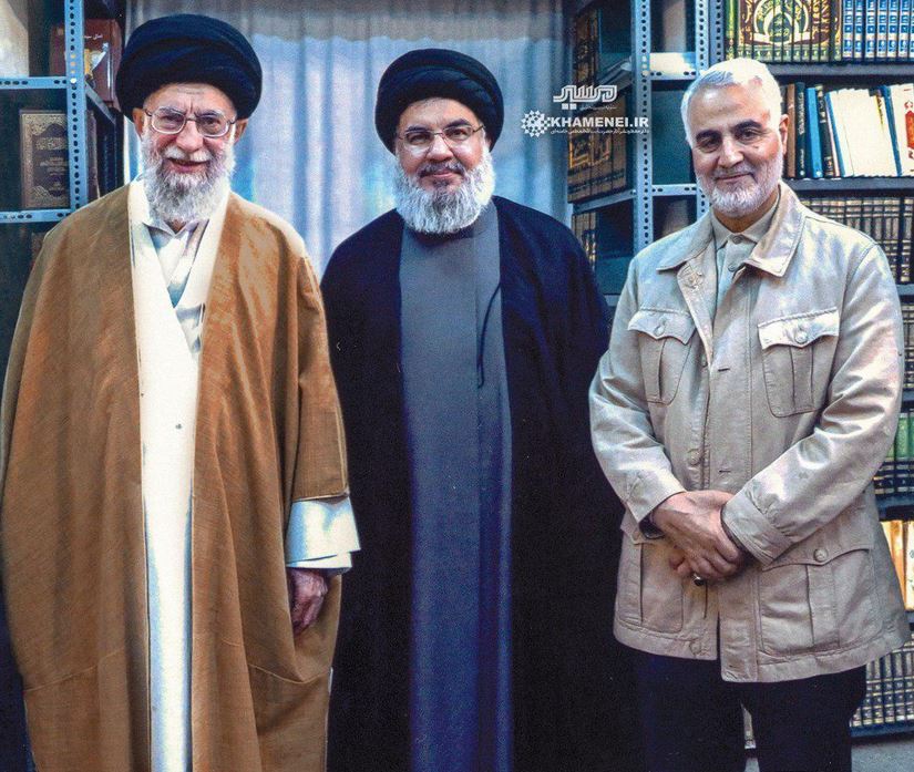بازتاب گسترده انتشار تصویری از رهبر انقلاب در کنار سید حسن نصرالله و سردار سلیمانی