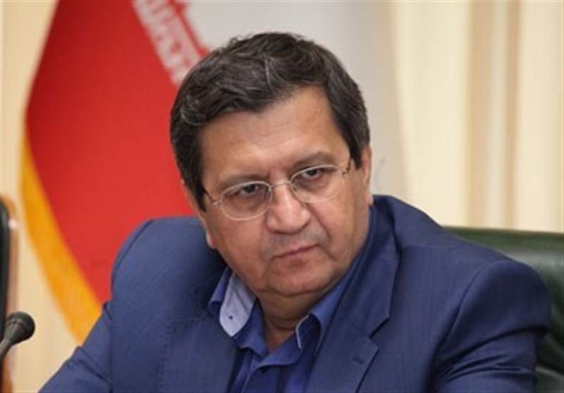همتی: حذف ۴ صفر هزینه‌ها را کم می‌کند/ جایگزینی اسکناس‌های جدید و قدیم ۴ سال زمان می‌برد