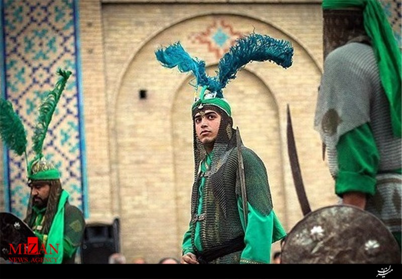 راهپیمایی نمادین قافله اسرای کربلا در روز اربعین