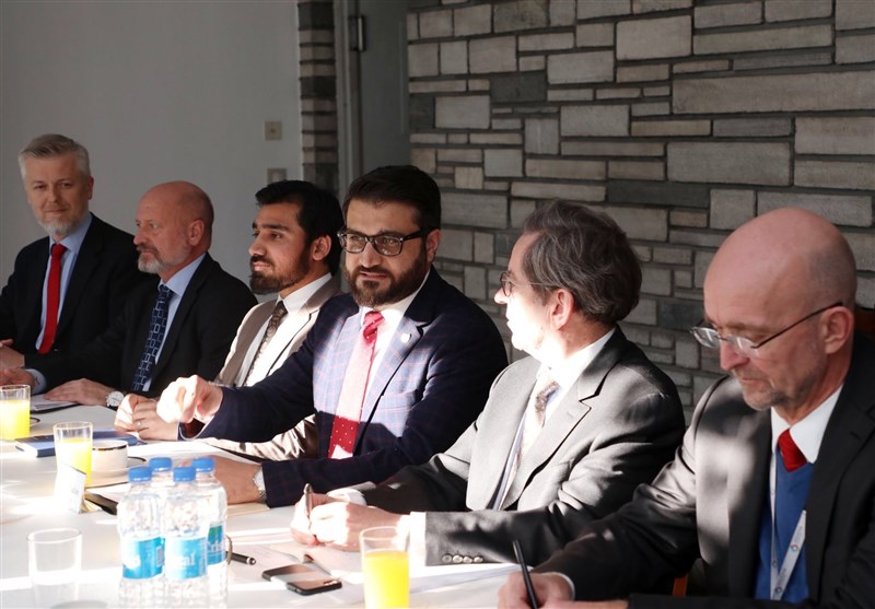 بحران از طریق توافق بینالافغانی حل شود