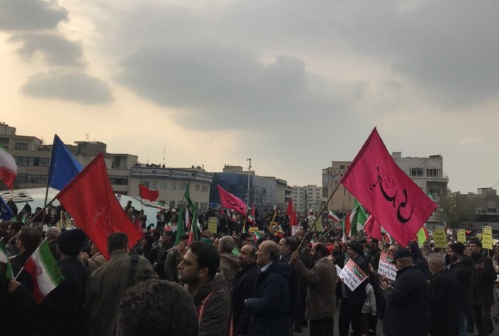 قیام علیه اغتشاشگران/ سنگ تمام پایتخت در دفاع از امنیت و اقتدار کشور/ تصاویری برای پمپئو